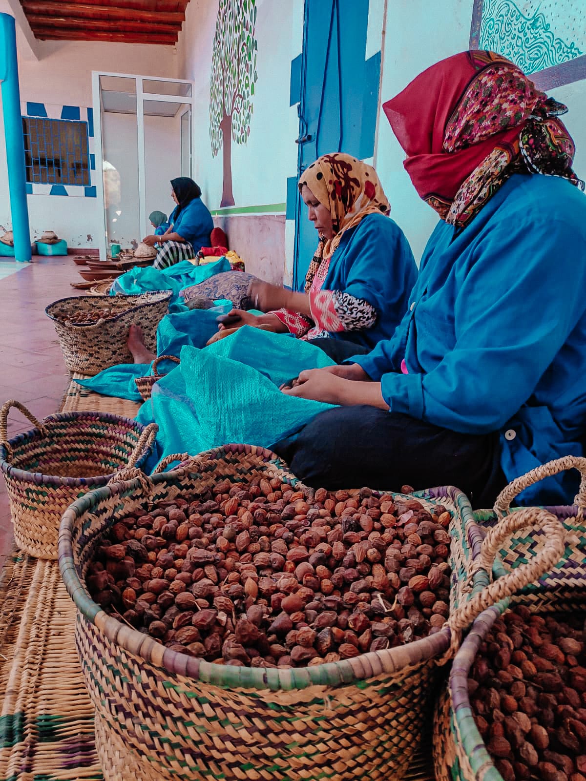 Mujeres haciendo aceite de Argan